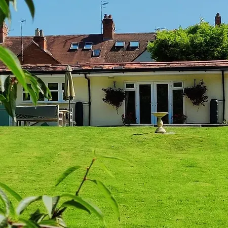 The Nook Located In A Beautiful Garden Setting With Parking Villa Stratford-upon-Avon Exterior photo
