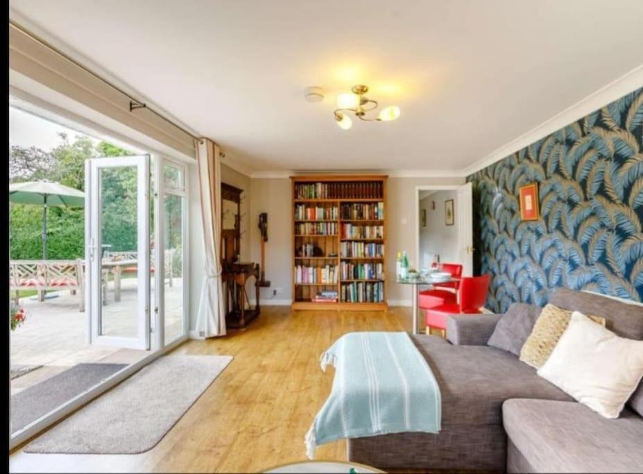 The Nook Located In A Beautiful Garden Setting With Parking * Stratford-upon-Avon