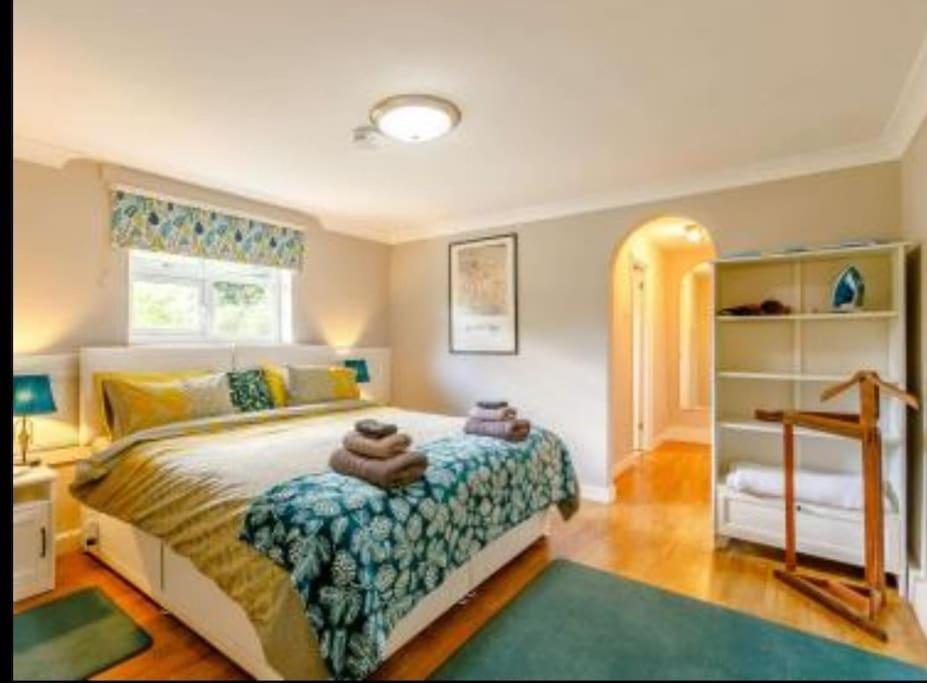 The Nook Located In A Beautiful Garden Setting With Parking Holiday home
