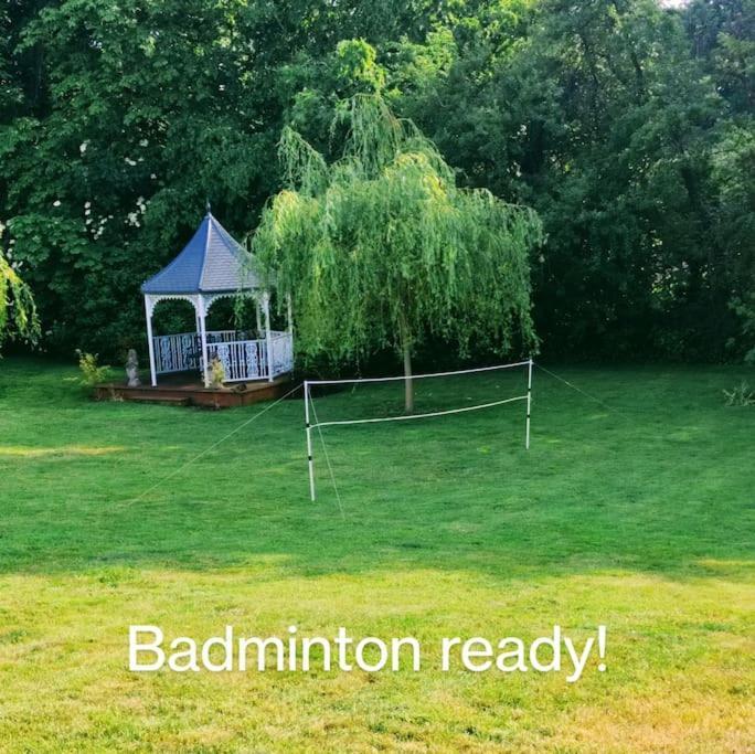 Holiday home The Nook Located In A Beautiful Garden Setting With Parking